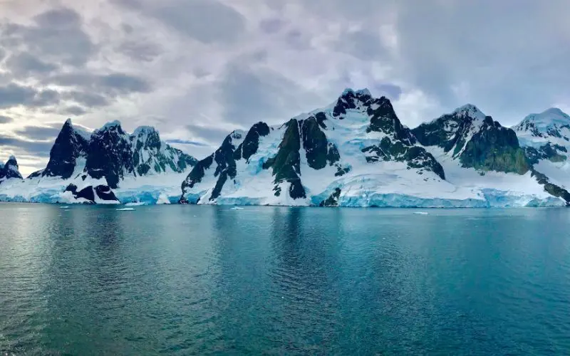Icebergs floating in antarctica's frozen waters