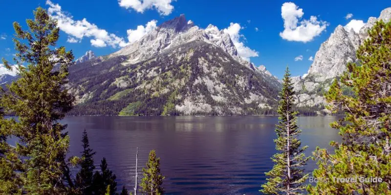Grand teton national park in wyoming with dramatic mountain peaks and open valley