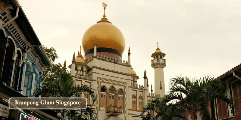Sultan mosque golden dome and facade in kampong glam singapore, best tourist attractions in singapore
