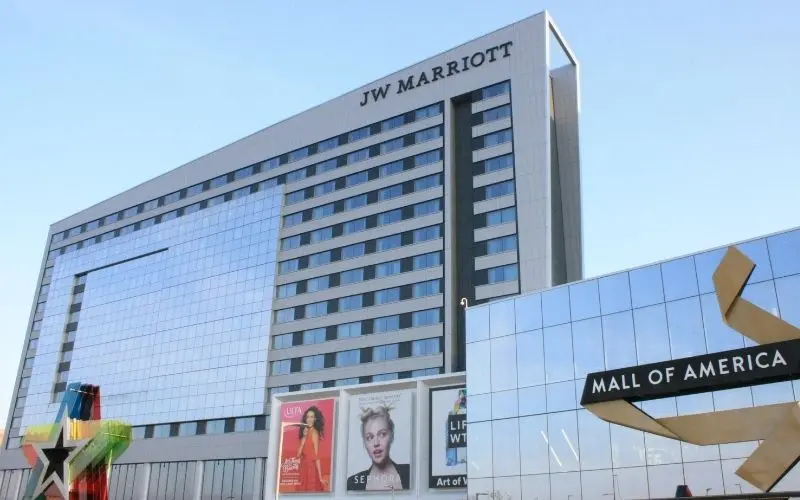 Mall of america, largest mall in usa with indoor attractions in minnesota