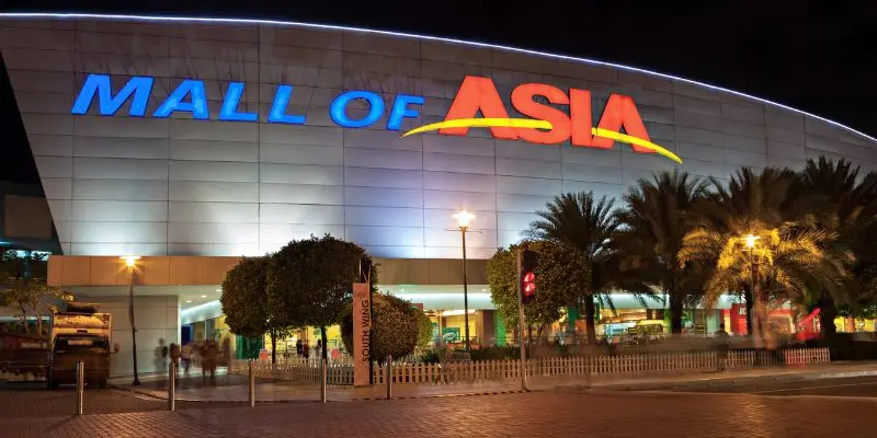 15 Largest Shopping Malls In The World Worth Visiting Sm mall of asia shopping and entertainment complex in manila