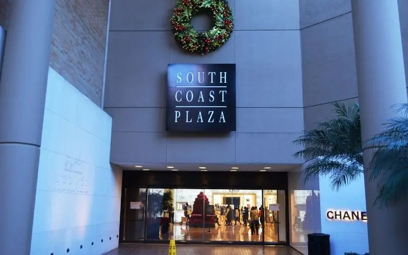 South coast plaza, luxury shopping mall in california