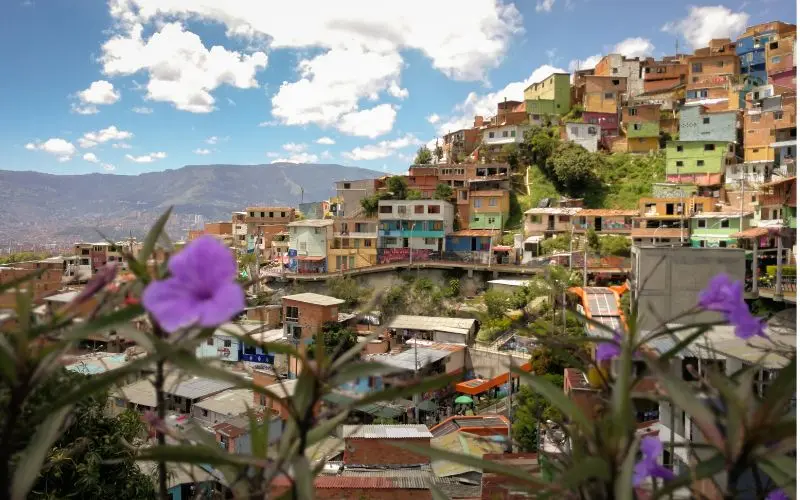 Colorful murals and outdoor escalators in comuna 13, medellín
