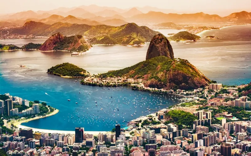 Panoramic view of rio de janeiro from mirante dona marta