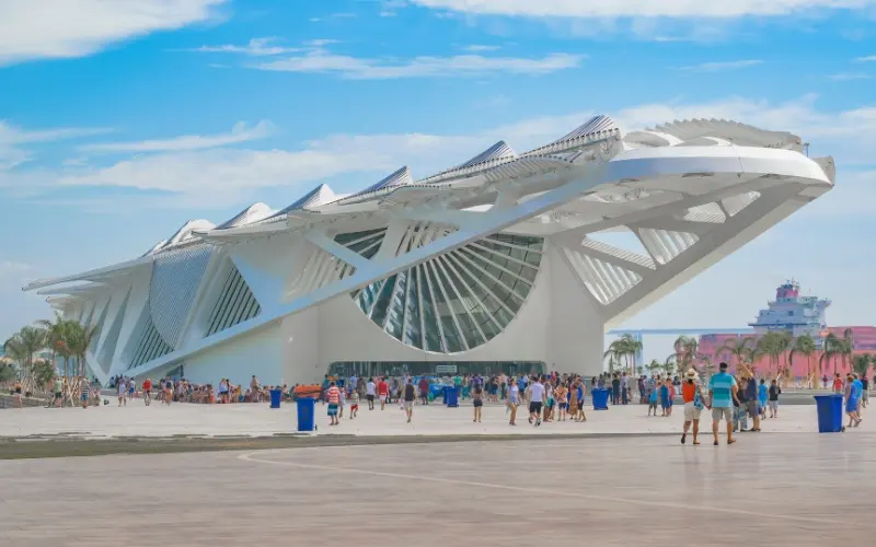 Futuristic exterior of the museum of tomorrow in rio de janeiro