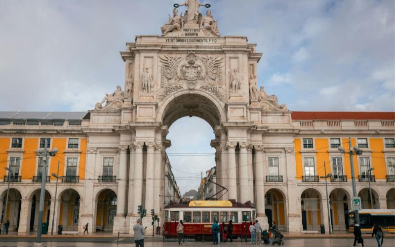 The Best Things To Do In Lisbon Portugal In One Trip Praça do comércio square with historic buildings in lisbon