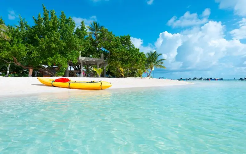 Crystal-clear caribbean water at san andrés island in colombia