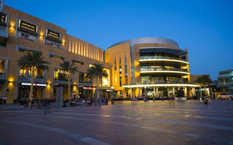 Abu dhabi shopping mall luxury exterior view